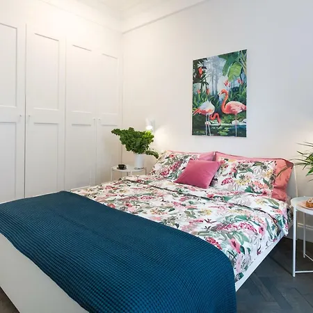 Amarant Apartment